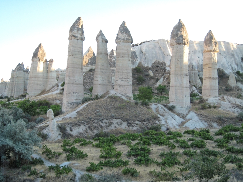 Fairy chimney rock formations, Goreme, Cappadocia Turkey 18.jpg - Goreme, Cappadocia, Turkey